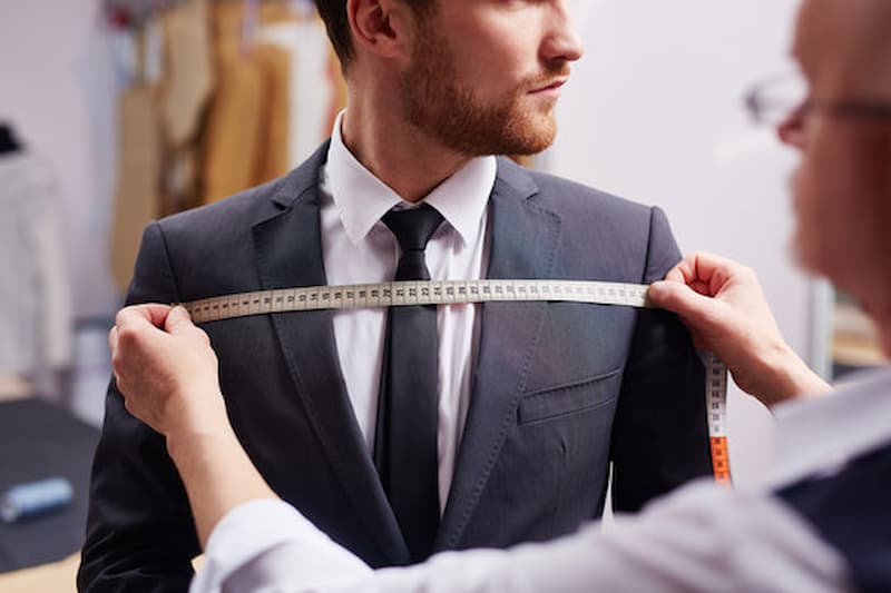 Measuring a man's suit size